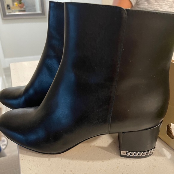 Ankle boots - Picture 2 of 14